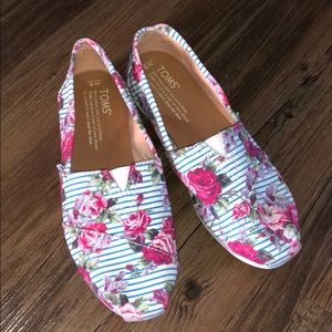 Womens Floral Toms